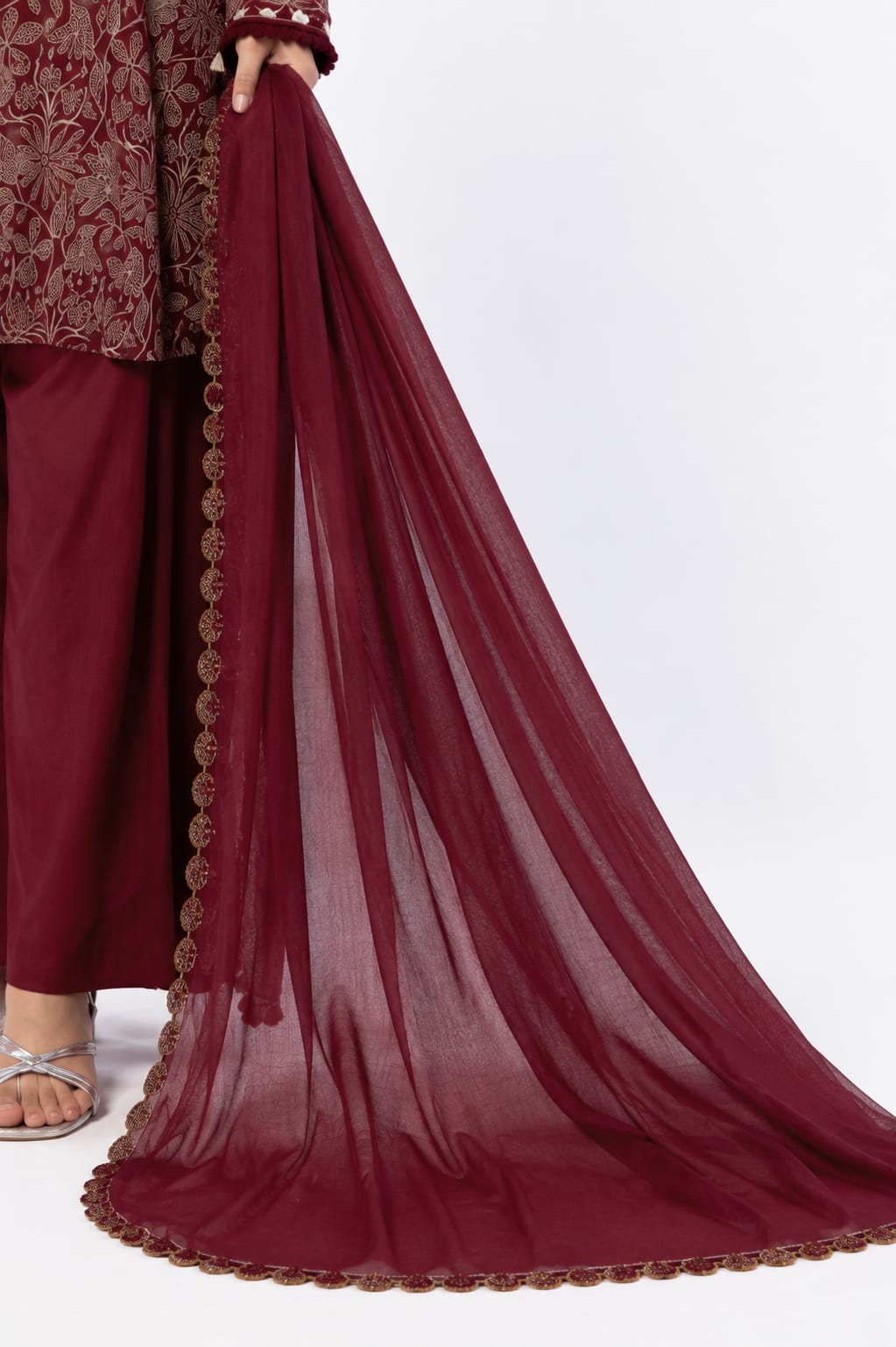 Elegant Floral 3-Piece Unstitched Lawn Suit – Summer Collection
